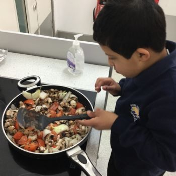 Lions cooking (10)